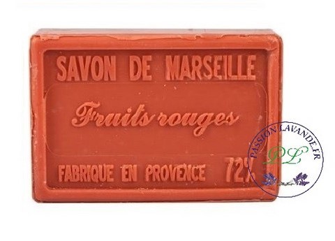 savon-de-marseille-au-beurre-de-karite-pur-vegetal-parfum-fruits-rouges